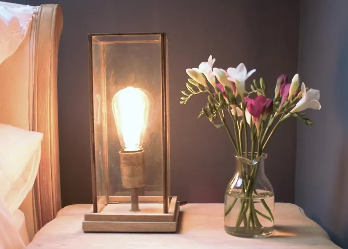 Charlotte Street Apartment Bath